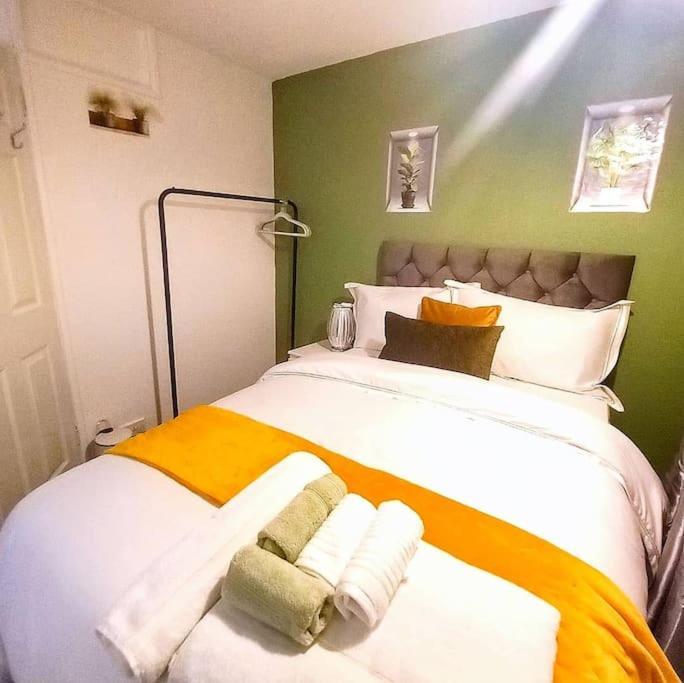 Golden Plush Suites - Beautiful Luxury 3 Bed House In Leicester Zewnętrze zdjęcie